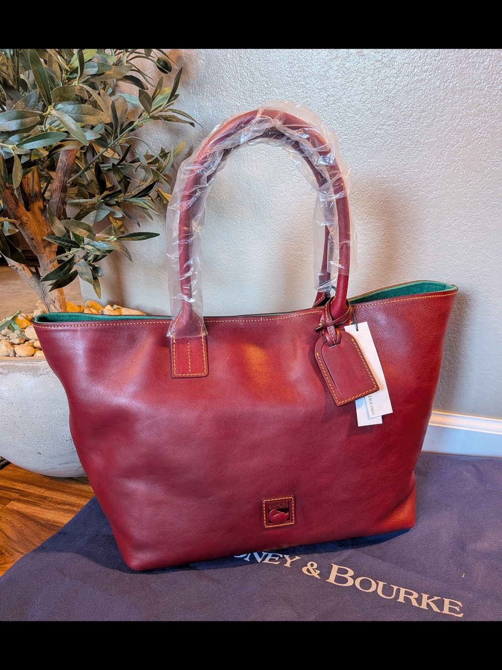 NWT! Dooney & Bourke Medium Russel Florentine Leather Tote in BORDEUX